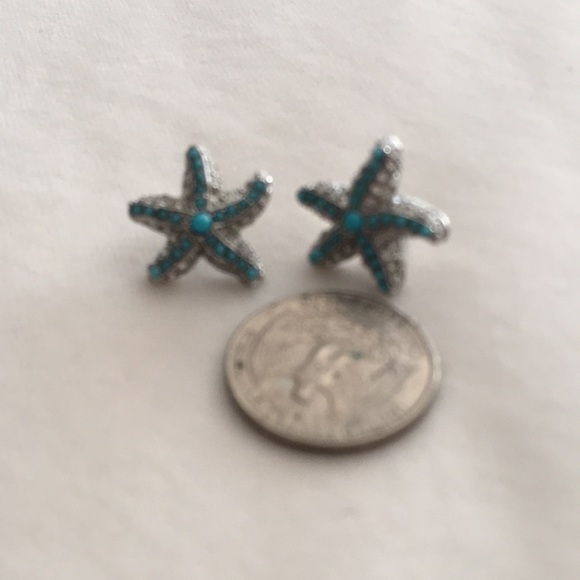 Stella and Dot Starfish pierced earrings - Picture 3 of 5